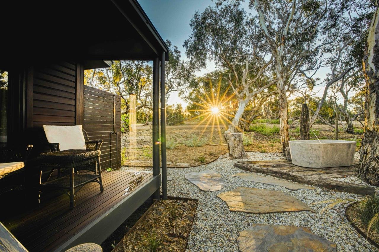 Outdoor tub